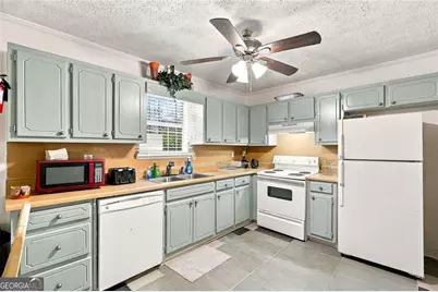 1150 Crystal Lake Road, Atlanta, GA 30349 - Photo 6