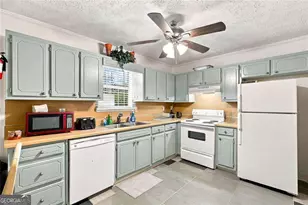 1150 Crystal Lake Rd, Atlanta, GA 30349 - Photo 6