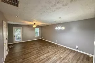 3123 Fields Dr, Lithonia, GA 30038 - Photo 4