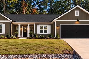 1076 Oglesby Blvd, Elberton, GA 30635 - Photo 1
