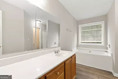 3852 Valley Creek Drive, Flowery Branch, GA 30542 - Photo 16