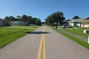 1052 Somerset St, Port Charlotte, FL 33952 - Photo 4