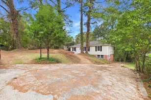 588 Rogers Dr, Macon, GA 31204 - Photo 2