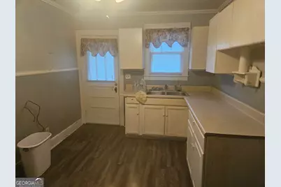 133 Hendrix Street, Millen, GA 30442 - Photo 2