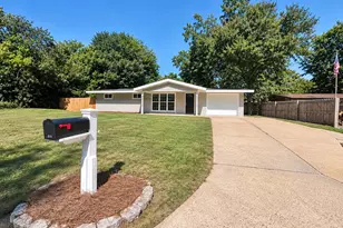 855 Emerald St, Columbus, GA 31904 - Photo 2