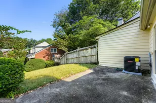 410 Forestgate Ct, Sandy Springs, GA 30350 - Photo 16