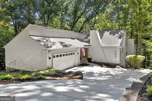 200 Pitch Lake Ln, Roswell, GA 30076 - Photo 2