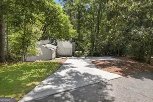 200 Pitch Lake Ln, Roswell, GA 30076 - Photo 42
