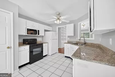 6285 Huntcliff Drive, Flowery Branch, GA 30542 - Photo 14