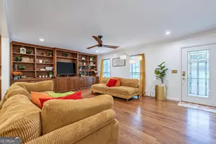 185 Bartlett Cir, Bowdon, GA 30108 - Photo 2