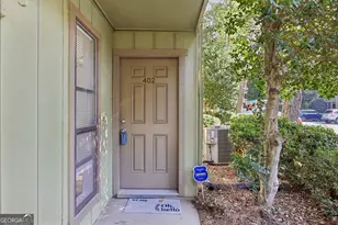 402 Dunbar Dr, Dunwoody, GA 30338 - Photo 2