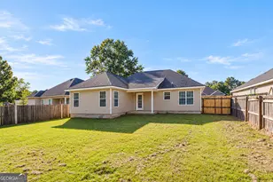216 Laurel Woods Dr, Warner Robins, GA 31088 - Photo 2