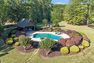 323 Beaumont Farms Dr, Sharpsburg, GA 30277 - Photo 4