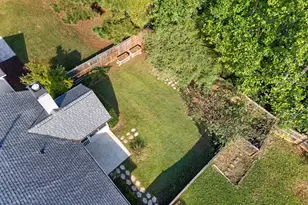 115 Hunterian Pl, Newnan, GA 30265 - Photo 2