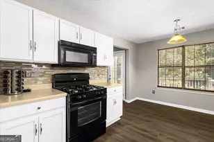 4474 Carriage Park Dr, Lithonia, GA 30038 - Photo 4