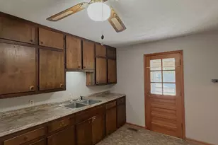 110 Bryan St, Bremen, GA 30110 - Photo 4