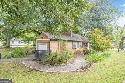 2492 Maple Street, East Point, GA 30344 - Photo 4