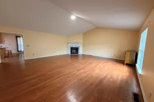 300 Bennie Pl, Forsyth, GA 31029 - Photo 2