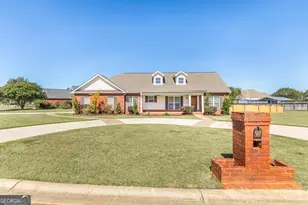 256 Ellicott Dr, Warner Robins, GA 31088 - Photo 1