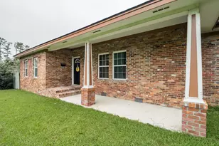 2301 Azalea Dr, Valdosta, GA 31602 - Photo 2