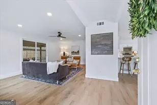 321 Briarcliff Cir, Savannah, GA 31419 - Photo 6