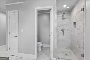 1055 Club Pl NE, Atlanta, GA 30319 - Photo 32
