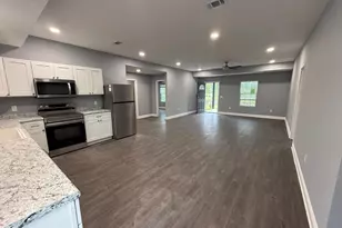 1135 Black Hawk Dr, Waynesville, GA 31566 - Photo 2