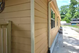 1385 Elizabeth Ln, East Point, GA 30344 - Photo 6