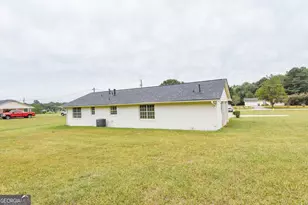 111 Meadowview Ln, Williamson, GA 30292 - Photo 4
