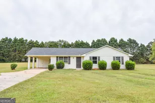 111 Meadowview Ln, Williamson, GA 30292 - Photo 1