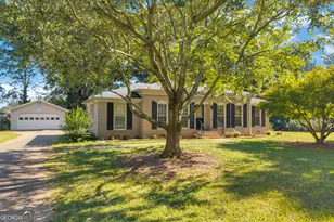 123 Gilmer St, Lavonia, GA 30553 - Photo 1