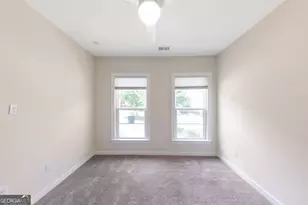 2130 Holtz Ln, Atlanta, GA 30318 - Photo 6