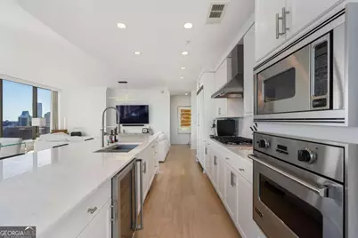 3630 Peachtree NE #2204, Atlanta, GA 30326 - Photo 18