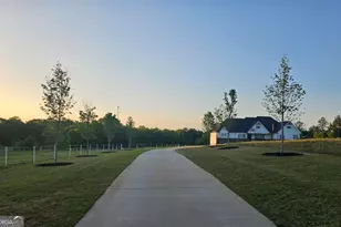 433 Clover Dr, Social Circle, GA 30025 - Photo 4