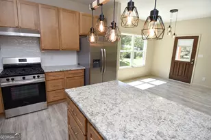 124 Johnson St, Barnesville, GA 30204 - Photo 14