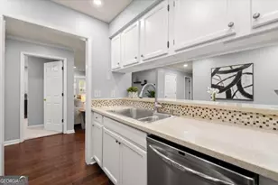 704 Barrington Hills Dr, Sandy Springs, GA 30350 - Photo 20
