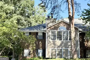 704 Barrington Hills Dr, Sandy Springs, GA 30350 - Photo 2