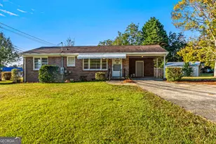 254 Bellvue Dr, Toccoa, GA 30577 - Photo 1