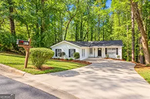 837 Hemingway Rd, Stone Mountain, GA 30088 - Photo 2