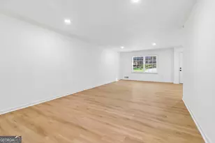 837 Hemingway Rd, Stone Mountain, GA 30088 - Photo 14