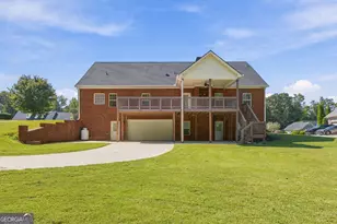226 Hummingbird Ct, Hampton, GA 30228 - Photo 2