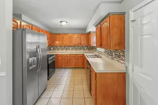 10867 Knotty Pine Pl, Hampton, GA 30228 - Photo 4