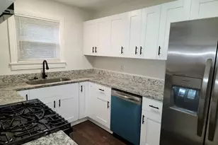 1392 Wadley Ave, East Point, GA 30344 - Photo 4