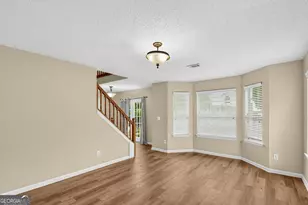 1560 Rogers Crossing Dr, Lithonia, GA 30058 - Photo 4