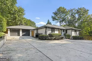 2492 Parkdale Pl NE, Atlanta, GA 30305 - Photo 2
