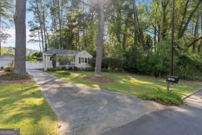 1137 Kingsley Circle NE, Atlanta, GA 30324 - Photo 2
