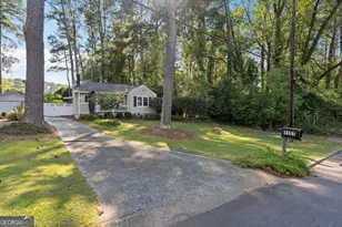 1137 Kingsley Cir NE, Atlanta, GA 30324 - Photo 2
