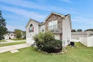 131 Laughlin Dr, Locust Grove, GA 30248 - Photo 2