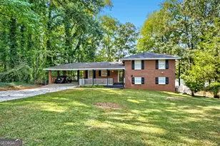 110 Circle Dr, Hampton, GA 30228 - Photo 2