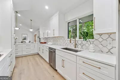 1542 Lavista Road NE, Atlanta, GA 30329 - Photo 12